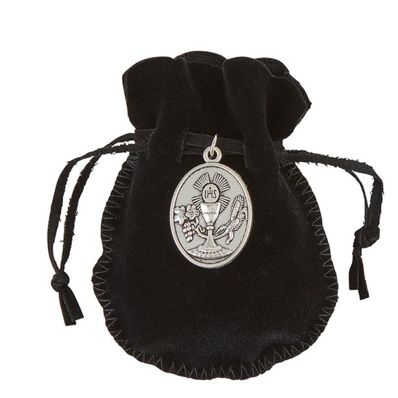 Bundle of 8 black velveteen First Communion string pouch for Rosaries or treats - Picture 1 of 3